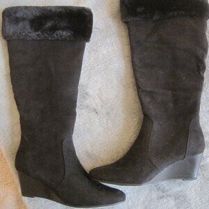 NEW DIRECTIONS YOANA BLACK FAUX SUEDE AND FAUX FUR CUFF WEDGE HEEL BOOTS 9.5 NIB